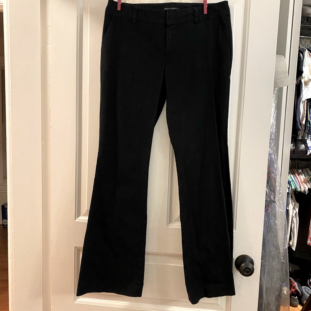 Banana Republic Ryan Fit unlined black pants.  Size 8.